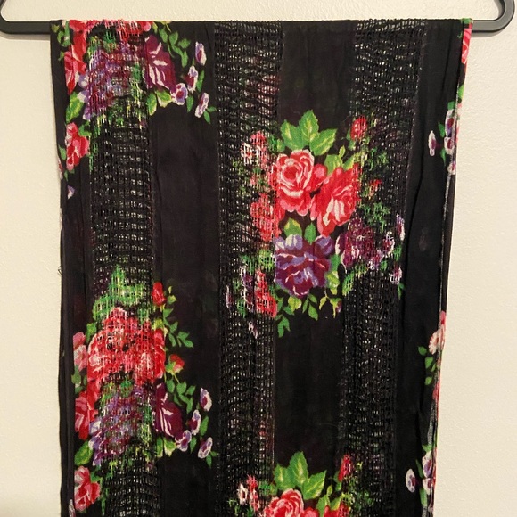 Light Weight Black Floral Scarf - Picture 3 of 4